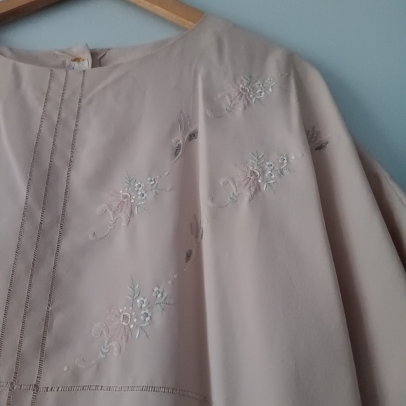 Tri Boho Hand-Embroidered Floral Button-Back Blouse Cream 42 - Picture 4 of 7